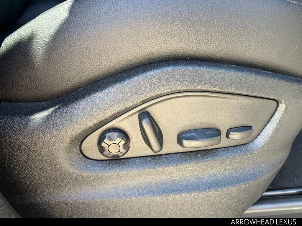 Used 2024 Silver Porsche Base image 33