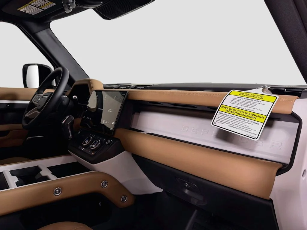 New 2026 Fuji White Land Rover X-Dynamic SE image 31