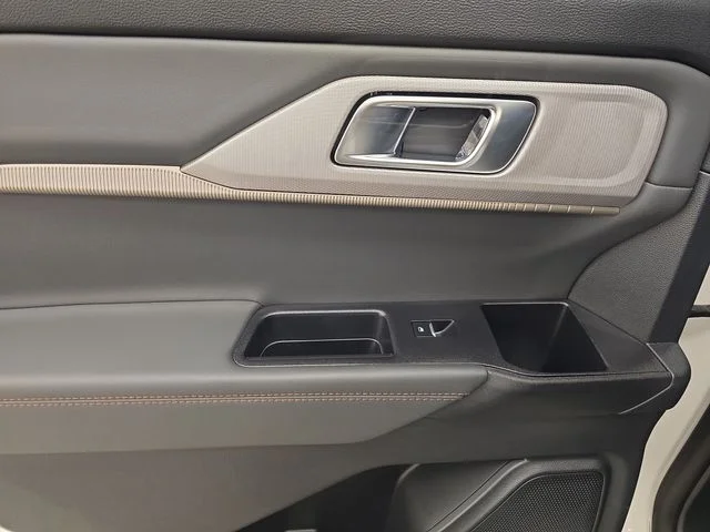 New 2026 Star White Metallic Tri-Coat Ford Active image 22