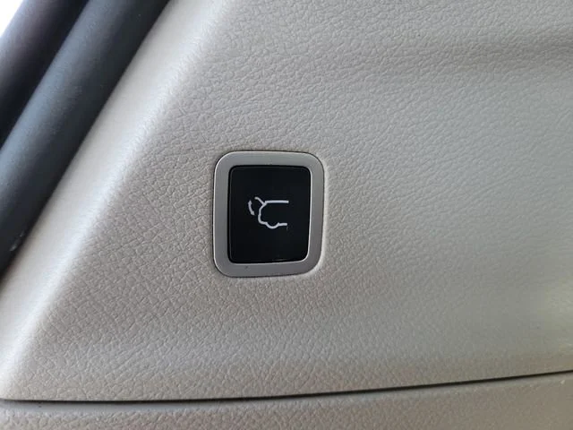 Used 2023 Granite Crystal M Chrysler Touring L image 9