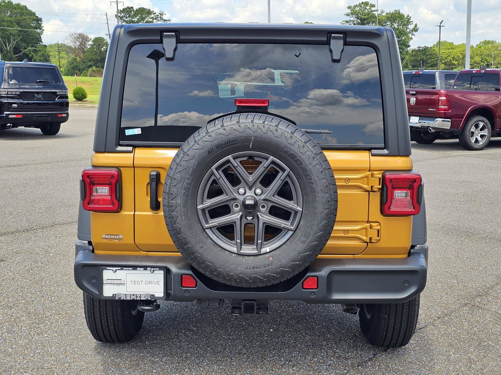 New 2026 Goldilocks Exterior Paint Jeep Sport S image 11