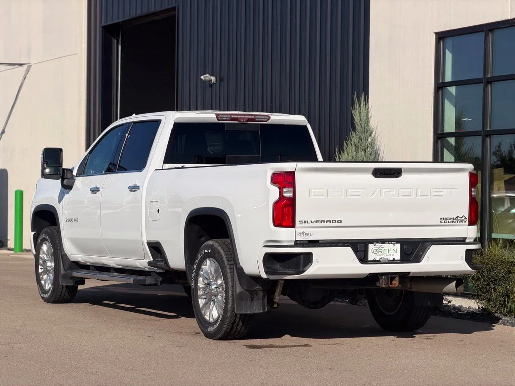 Used 2020 White Chevrolet High Country image 3
