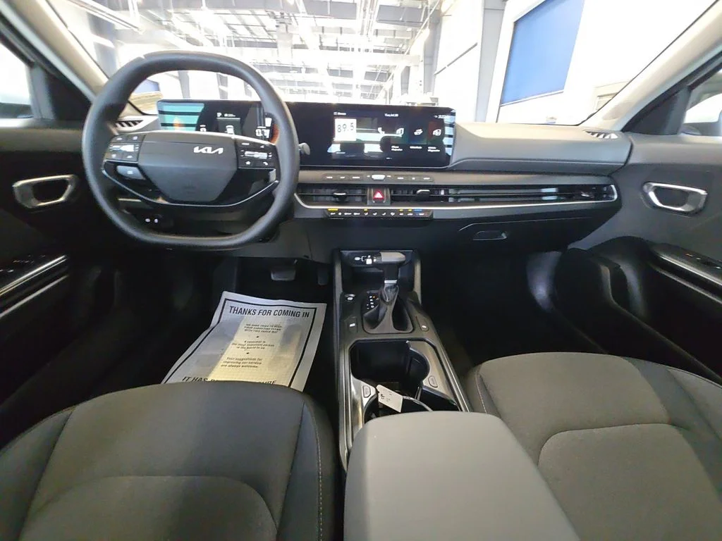 Used 2025 White Kia LXS image 21