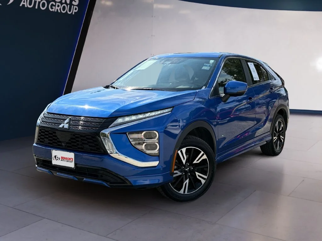 Used 2024  Mitsubishi SE image 1
