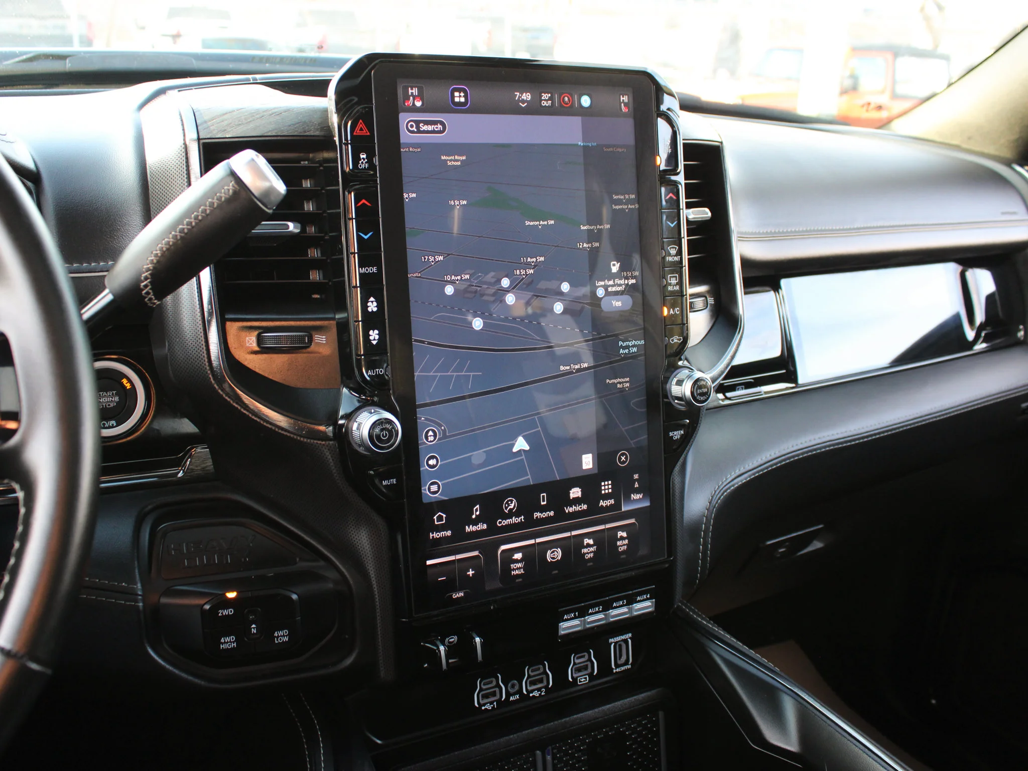 Certified Used 2025 Black RAM Limited* | Cummins Diesel | Night Edition | 5th Wheel & Gooseneck | Apple CarPlay image 30