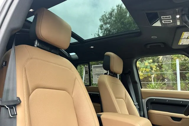 New 2026 Borasco Grey Land Rover X-Dynamic SE image 15