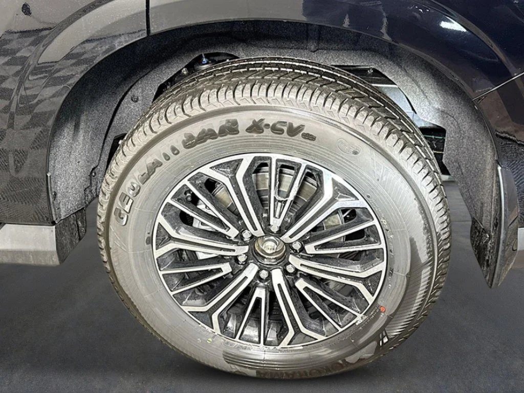 2026 Nissan Armada SL - Photo 9