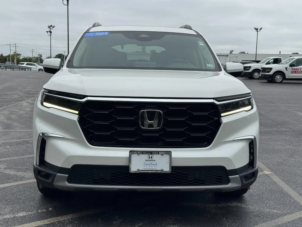 Certified Used 2025 White Honda Touring image 11