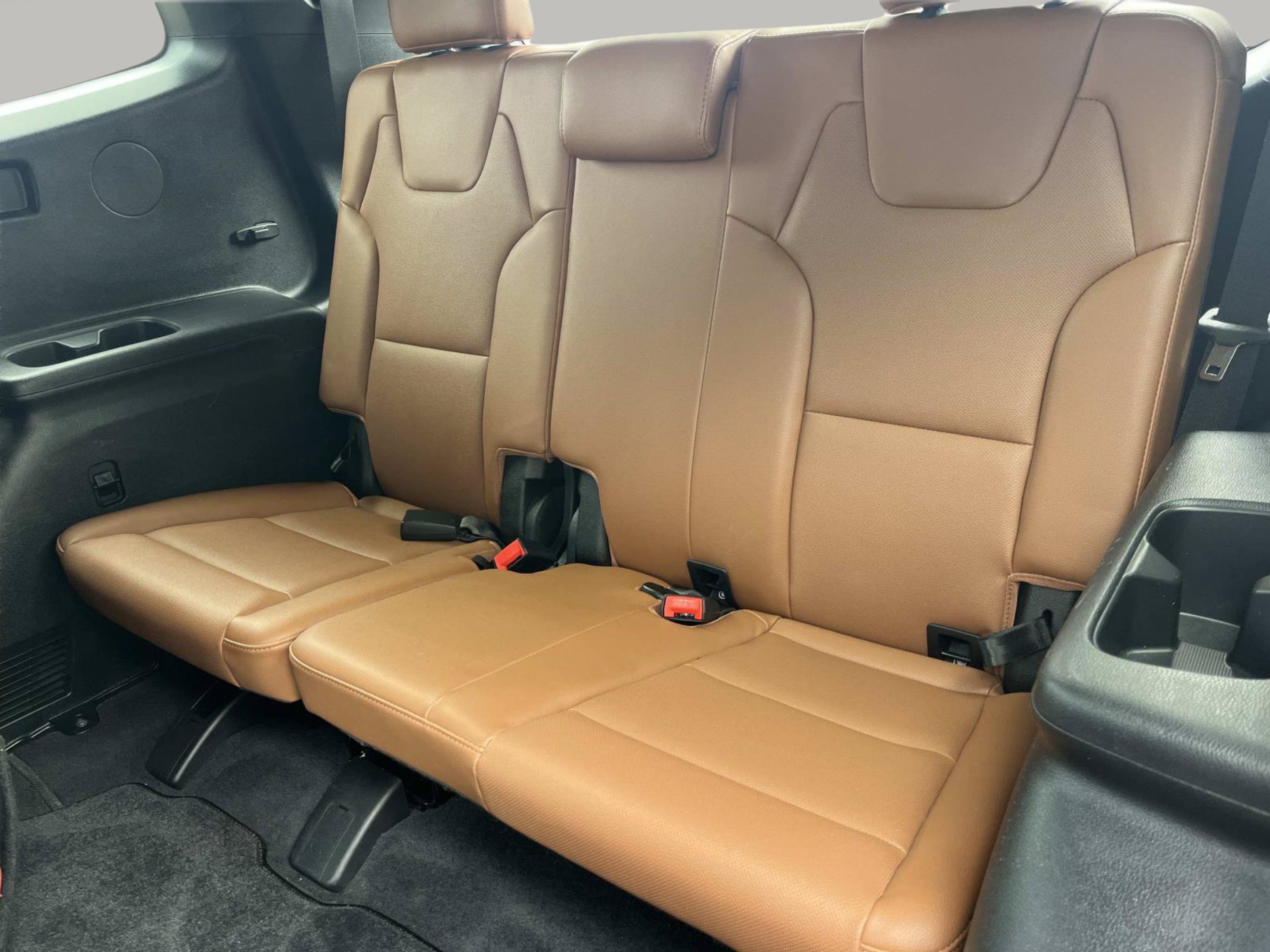 Used 2024 Gravity Gray Kia EX X-Line image 23