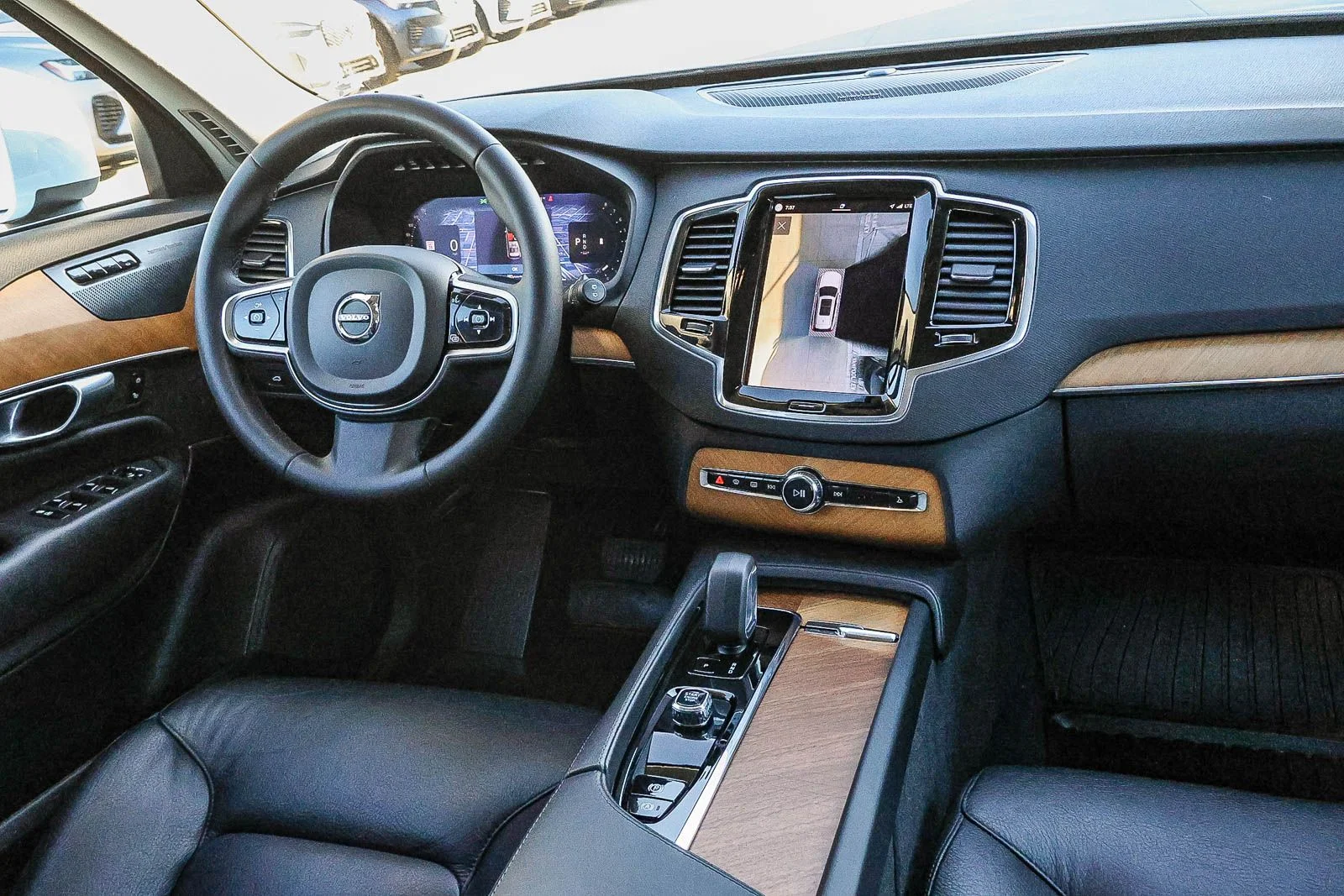 2023 Volvo XC90 Plus - Photo 20