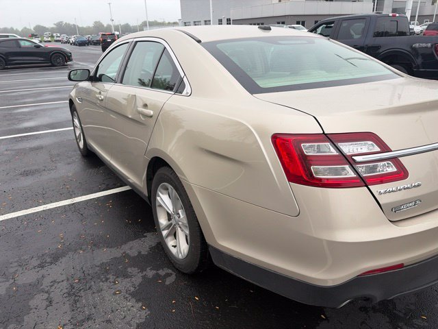 Used 2017 White Gold Metallic Ford SE image 11