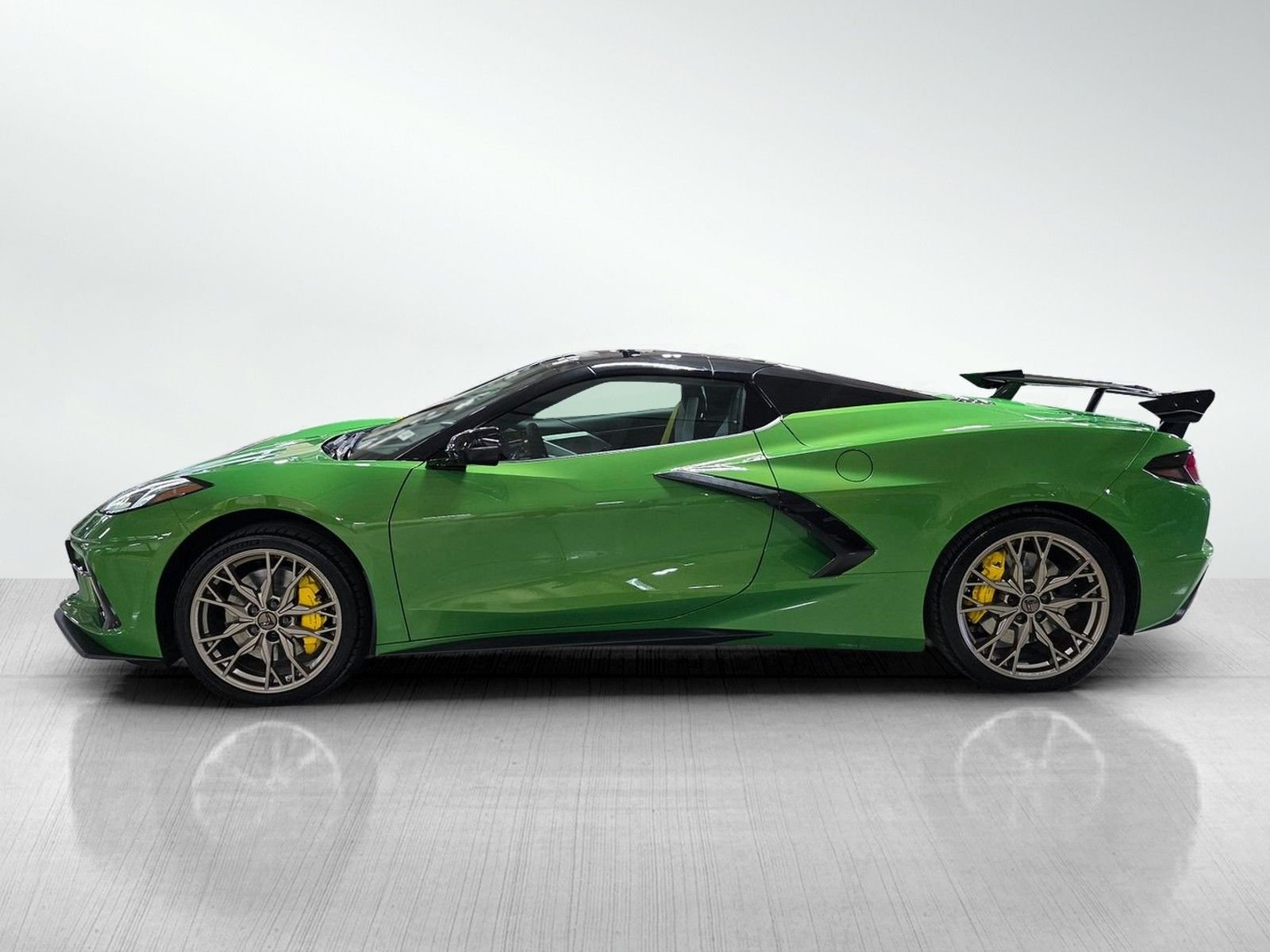 Used 2026 Roswell Green Metallic Chevrolet Stingray image 4