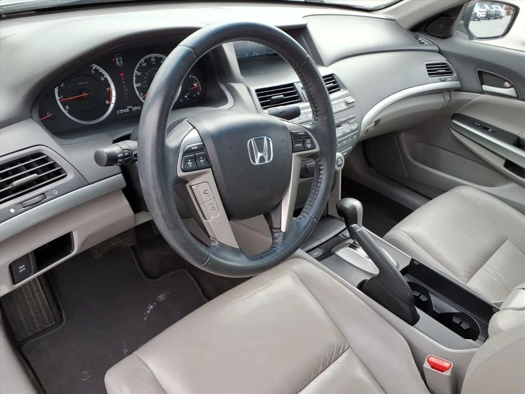 Used 2010  Honda EX-L image 5