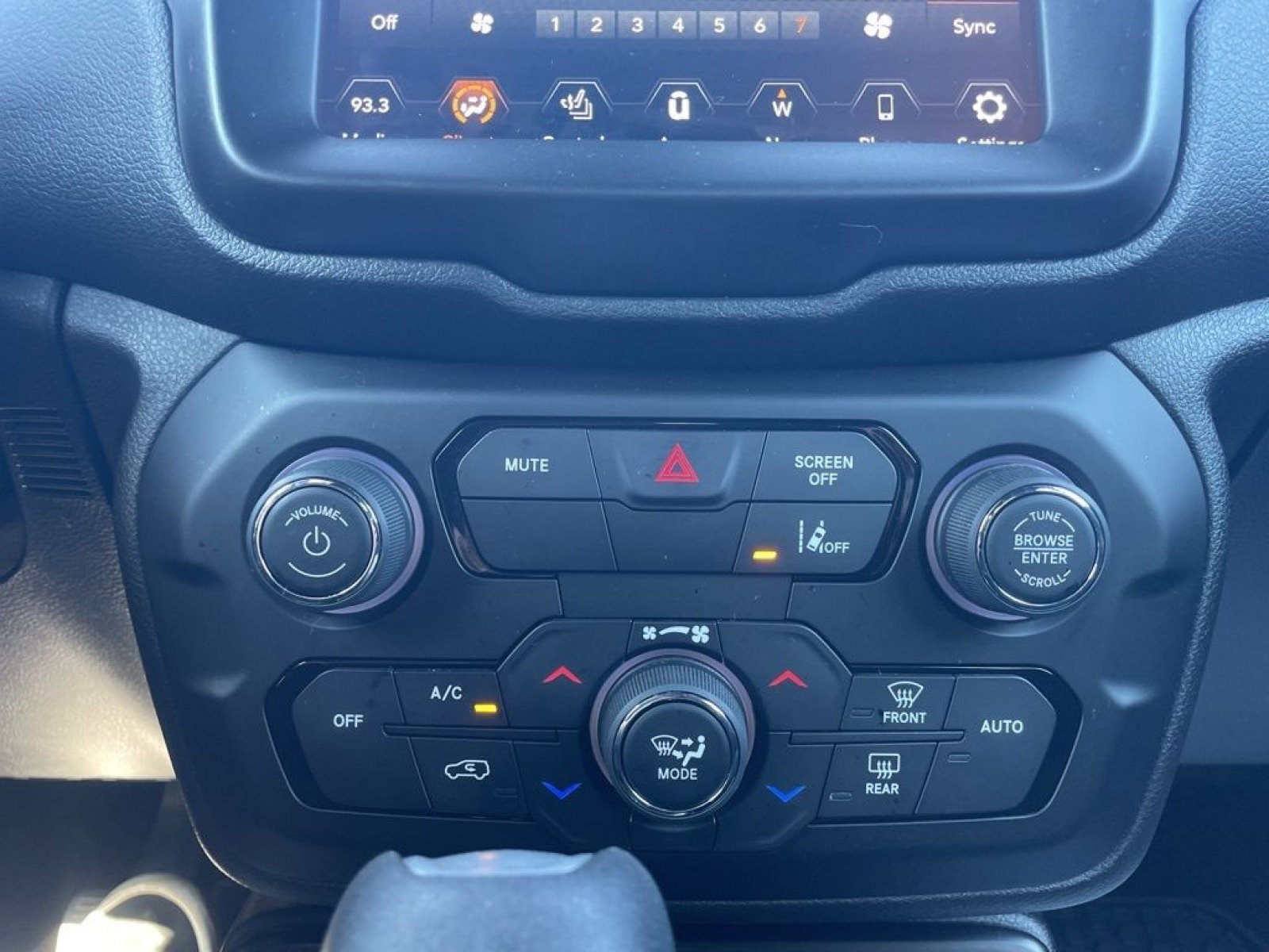 2022 Jeep Renegade Altitude - Photo 11