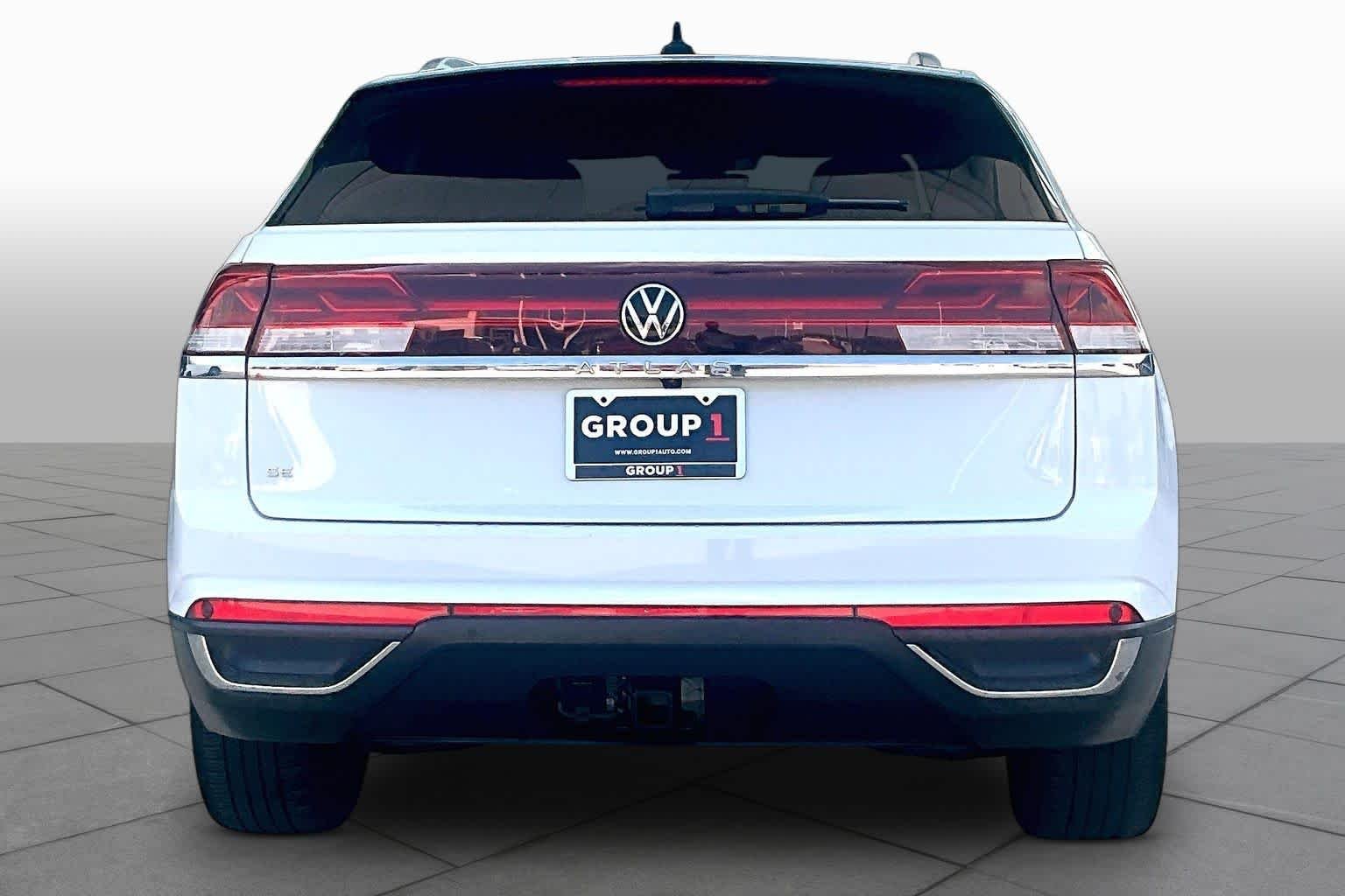 Used 2024 Pure White Volkswagen 2.0T SE w/Technology image 5