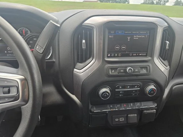 Used 2022 Silver Chevrolet Custom image 17
