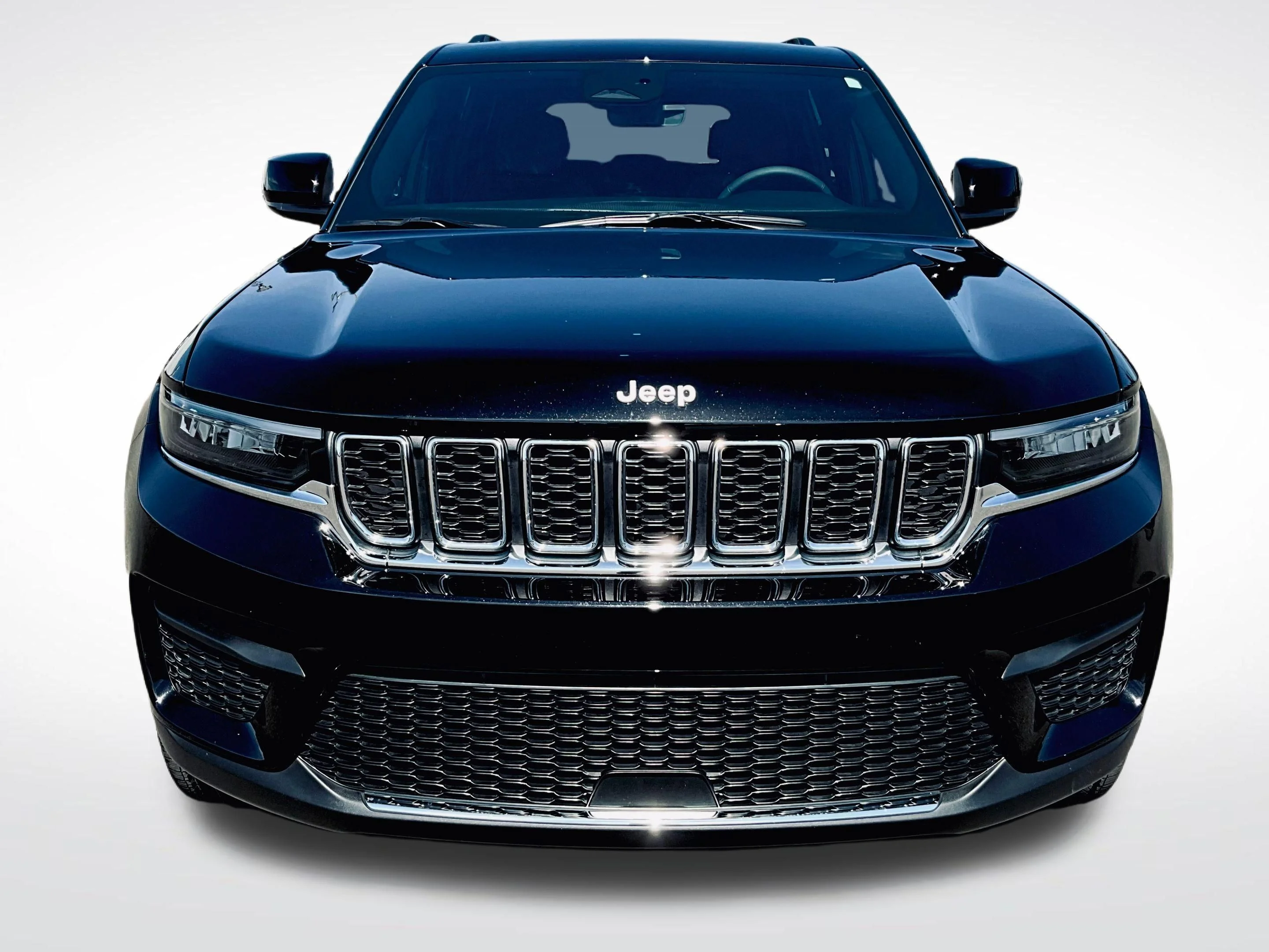 Used 2025 Black Jeep Laredo image 8