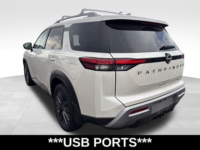Used 2023 White Nissan SL image 5