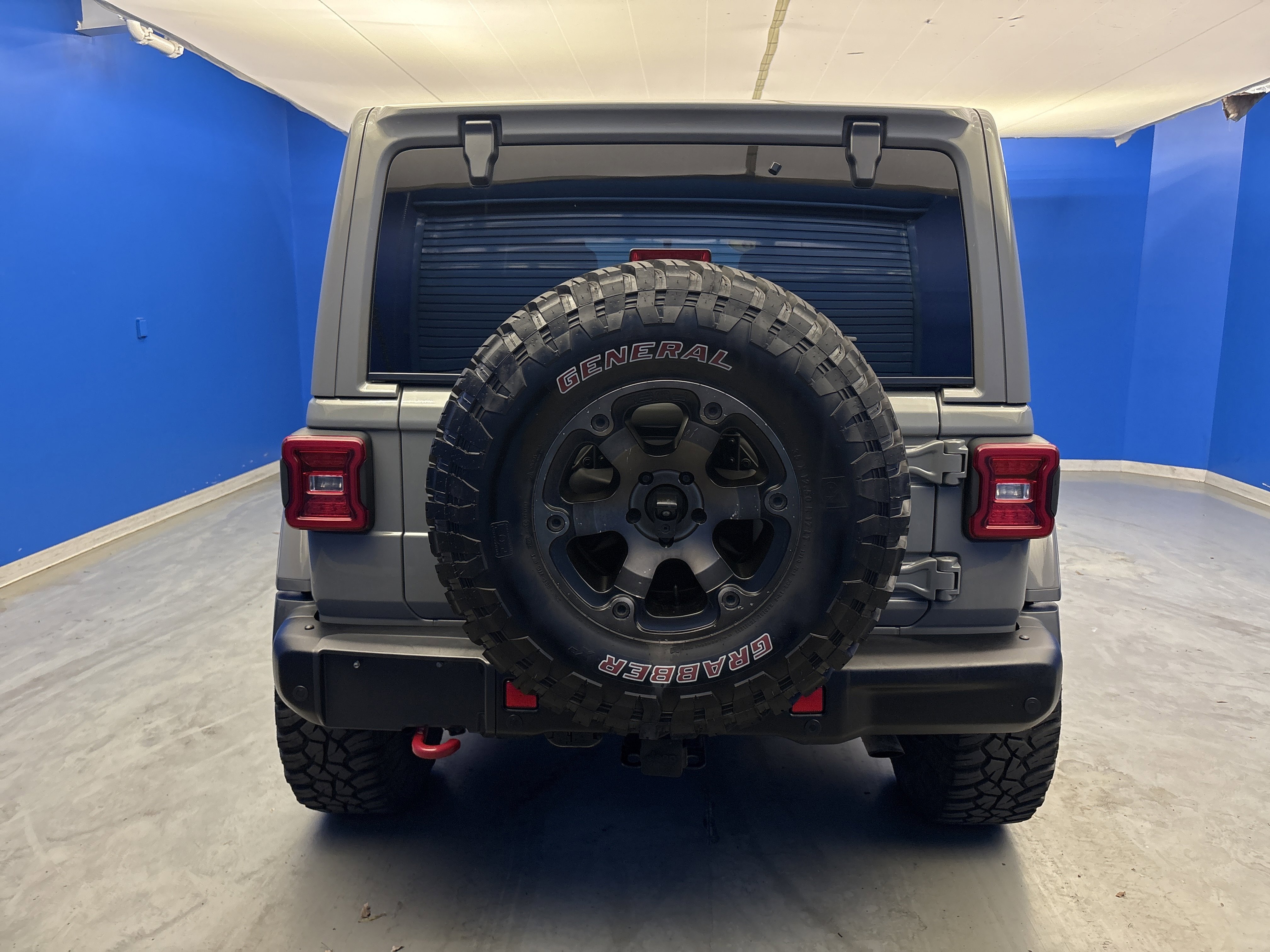 Used 2018 Gray Jeep Rubicon image 6