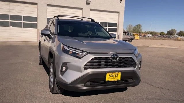 Used 2024 Silver Toyota XLE Premium image 4