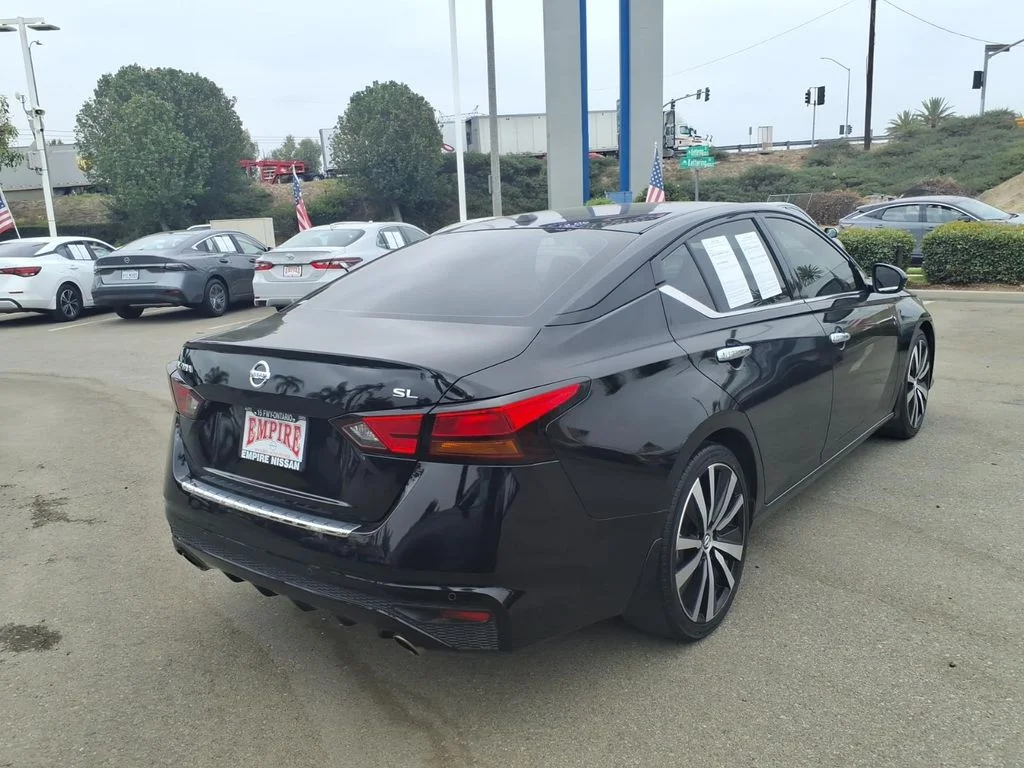 Certified Used 2022 Black Nissan 2.5 SL image 8