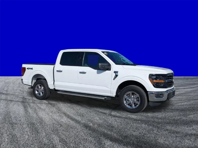 Certified Used 2025 Oxford White Ford XLT image 2