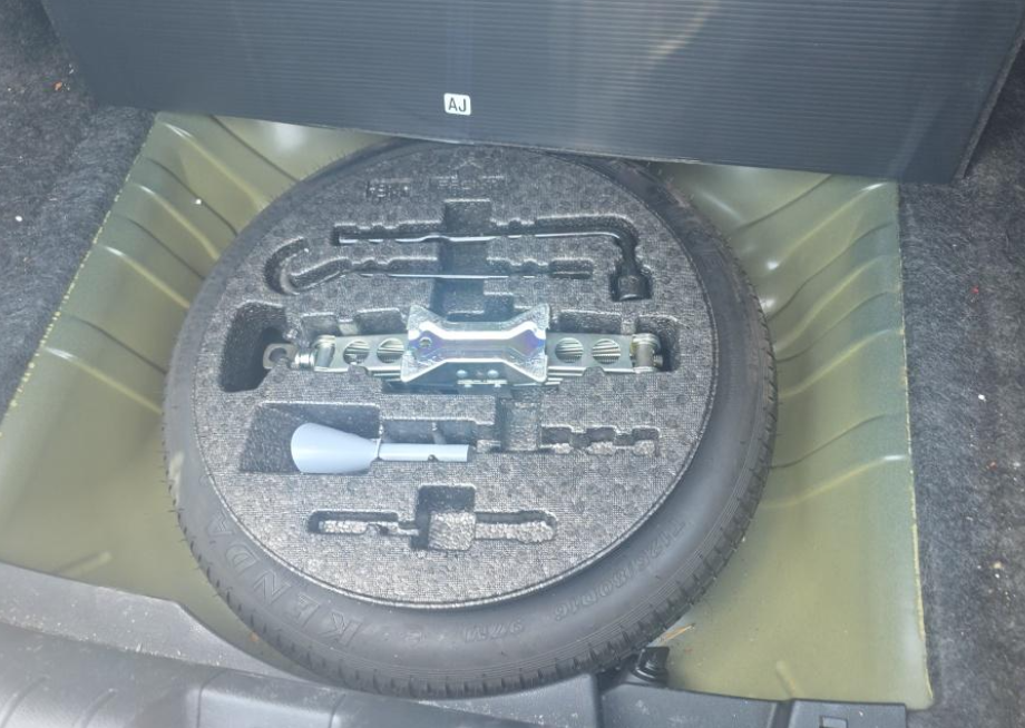 Used 2018  Honda LX image 5