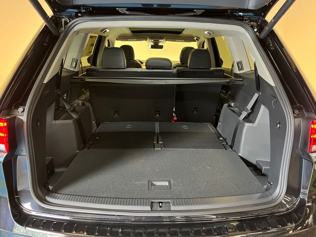 New 2026 Black Volkswagen 2.0T SE w/Technology image 22
