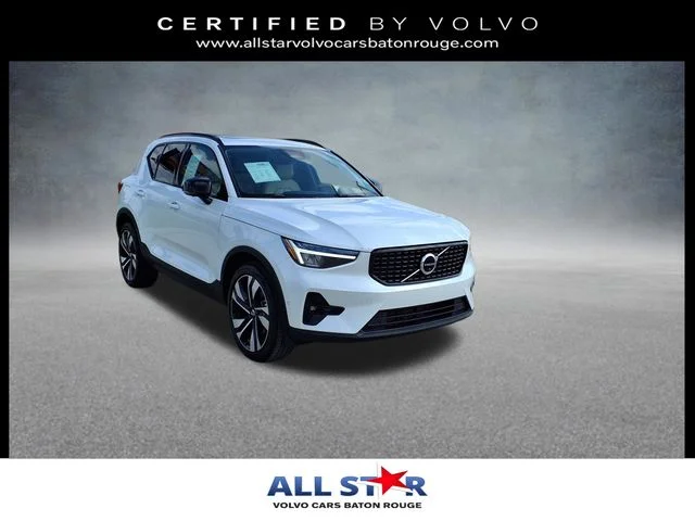 2023 Volvo XC40 B5 Plus Dark AWD's photo