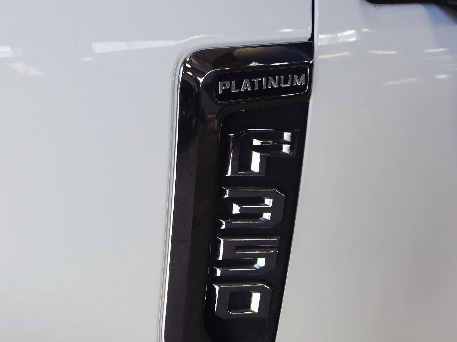 Used 2022 Star White Metallic Tri-Coat Ford Platinum image 19