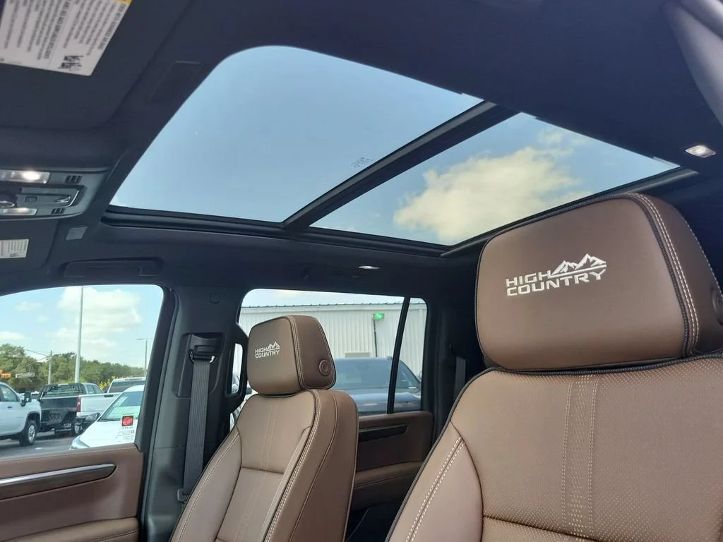 New 2026 Polar White Tricoat Chevrolet High Country image 19