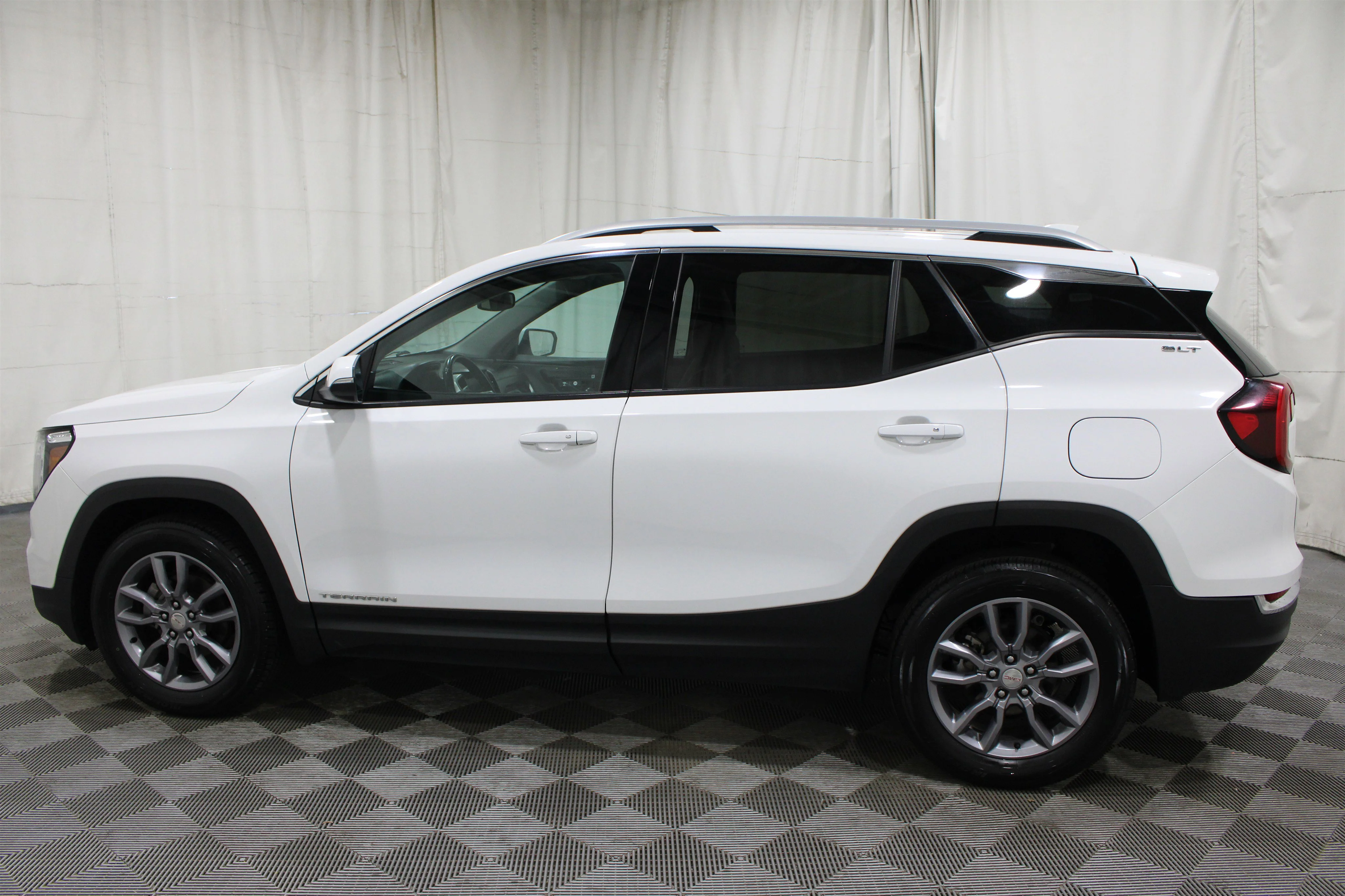 2023 GMC Terrain SLT - Photo 34
