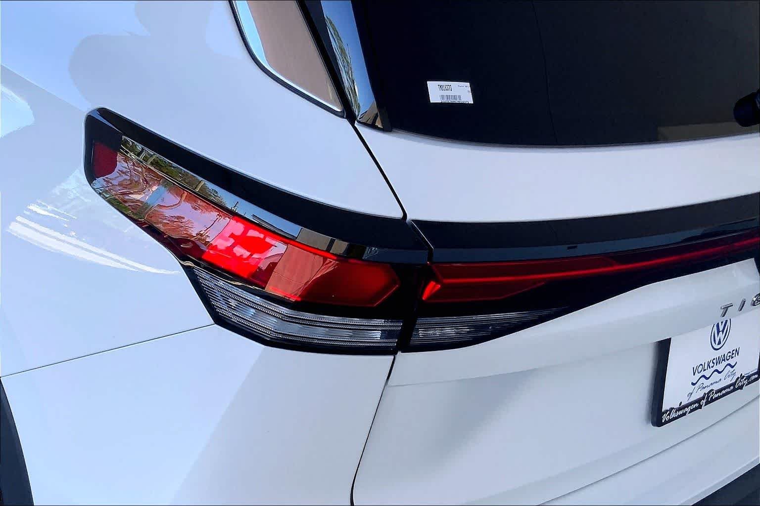 New 2026 Pure White Volkswagen SE image 14