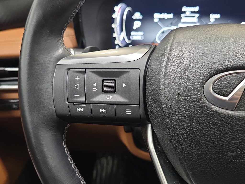 Certified Used 2023 Mineral Black INFINITI Sensory image 13