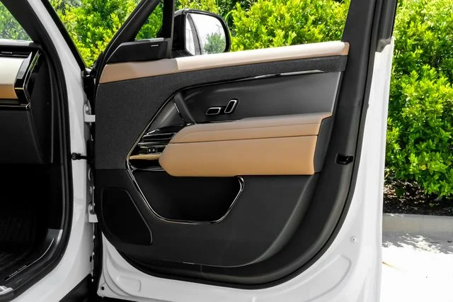 New 2026 Fuji White Land Rover SE image 50