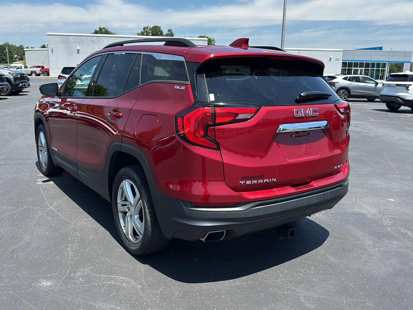 Used 2018 Red Quartz Tintcoat GMC SLE image 16