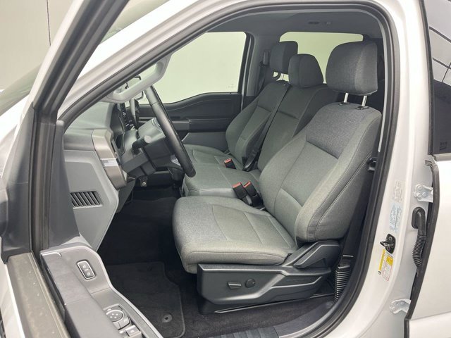 Used 2025 Oxford White Ford XLT image 9