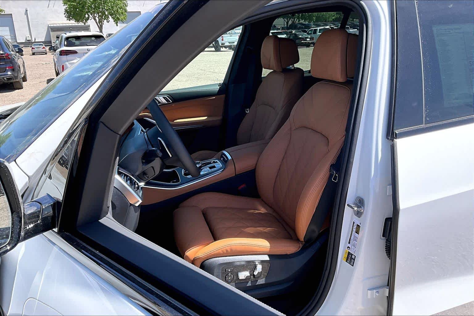 New 2026 Alpine White BMW xDrive50e image 9