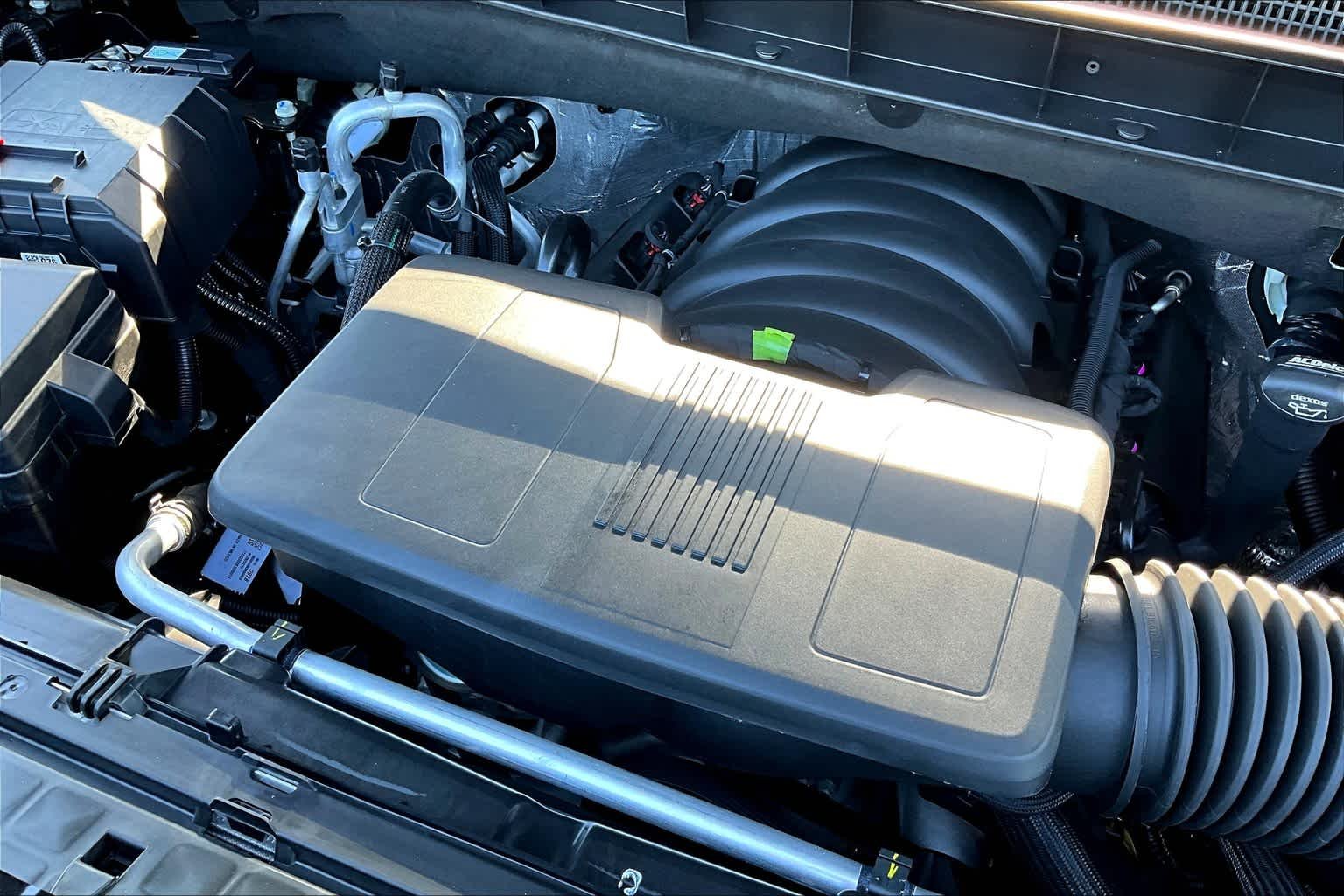 Used 2025 Onyx Black GMC Elevation image 17