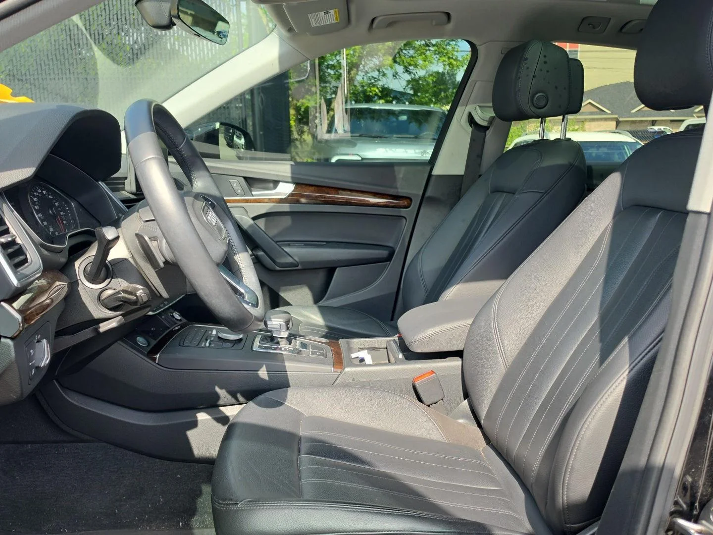 Used 2020 Brilliant Black Audi Premium image 9
