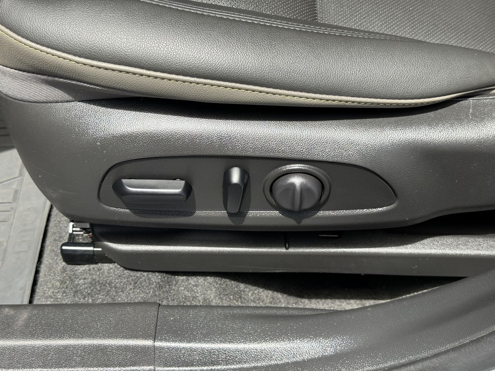 Used 2025 Sterling Gray Metallic Chevrolet ACTIV image 23
