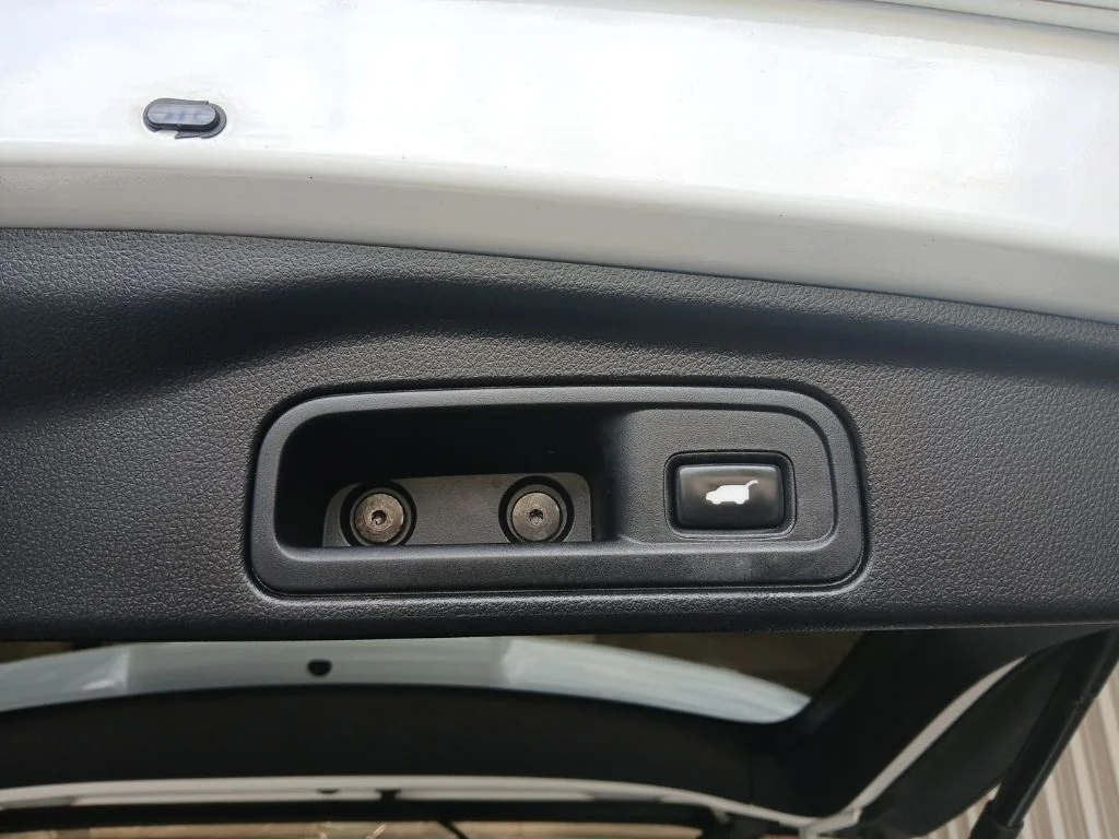 Used 2020 White Honda Touring image 40