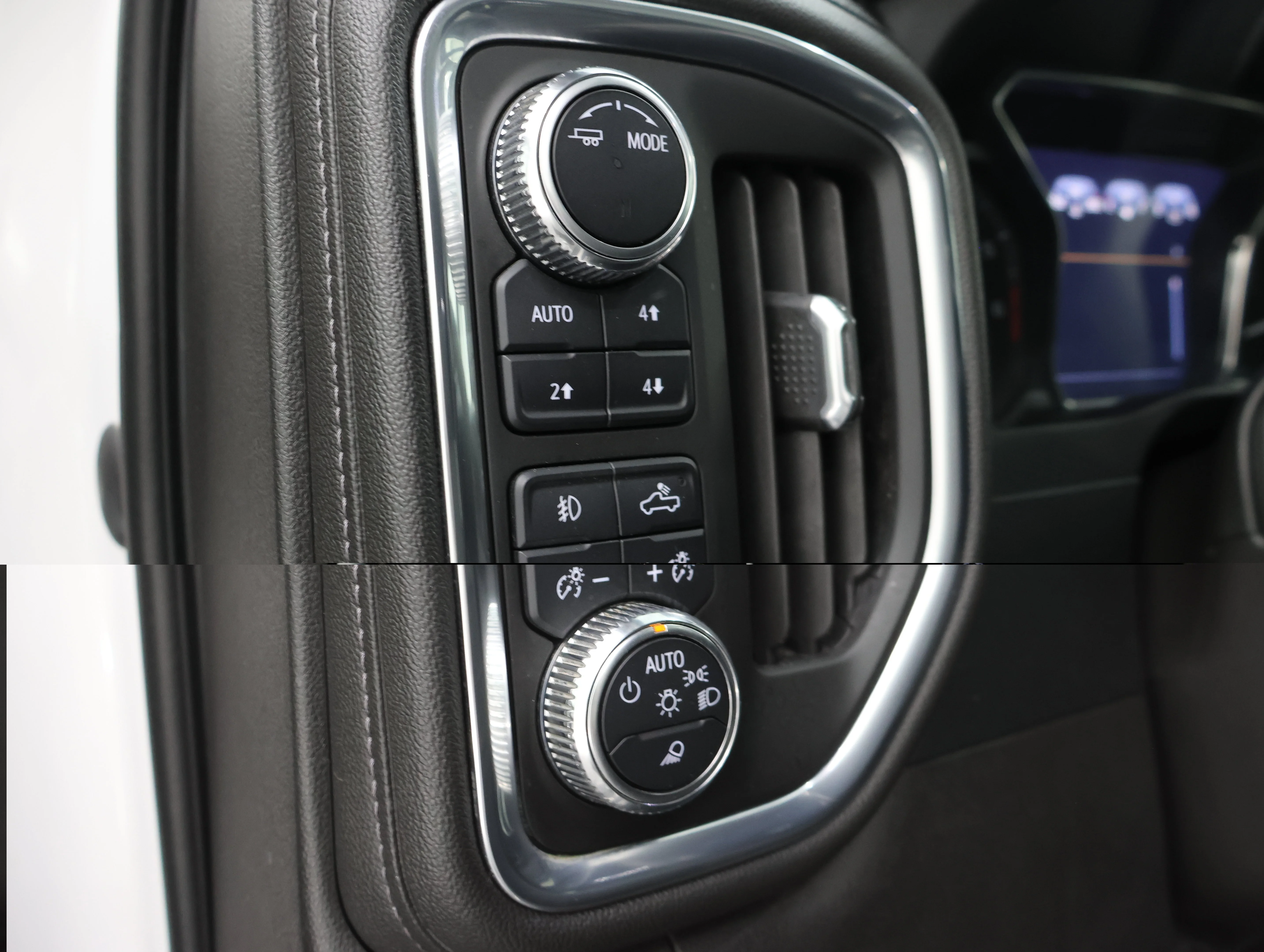 Used 2022 White Frost Tricoat GMC Denali image 47