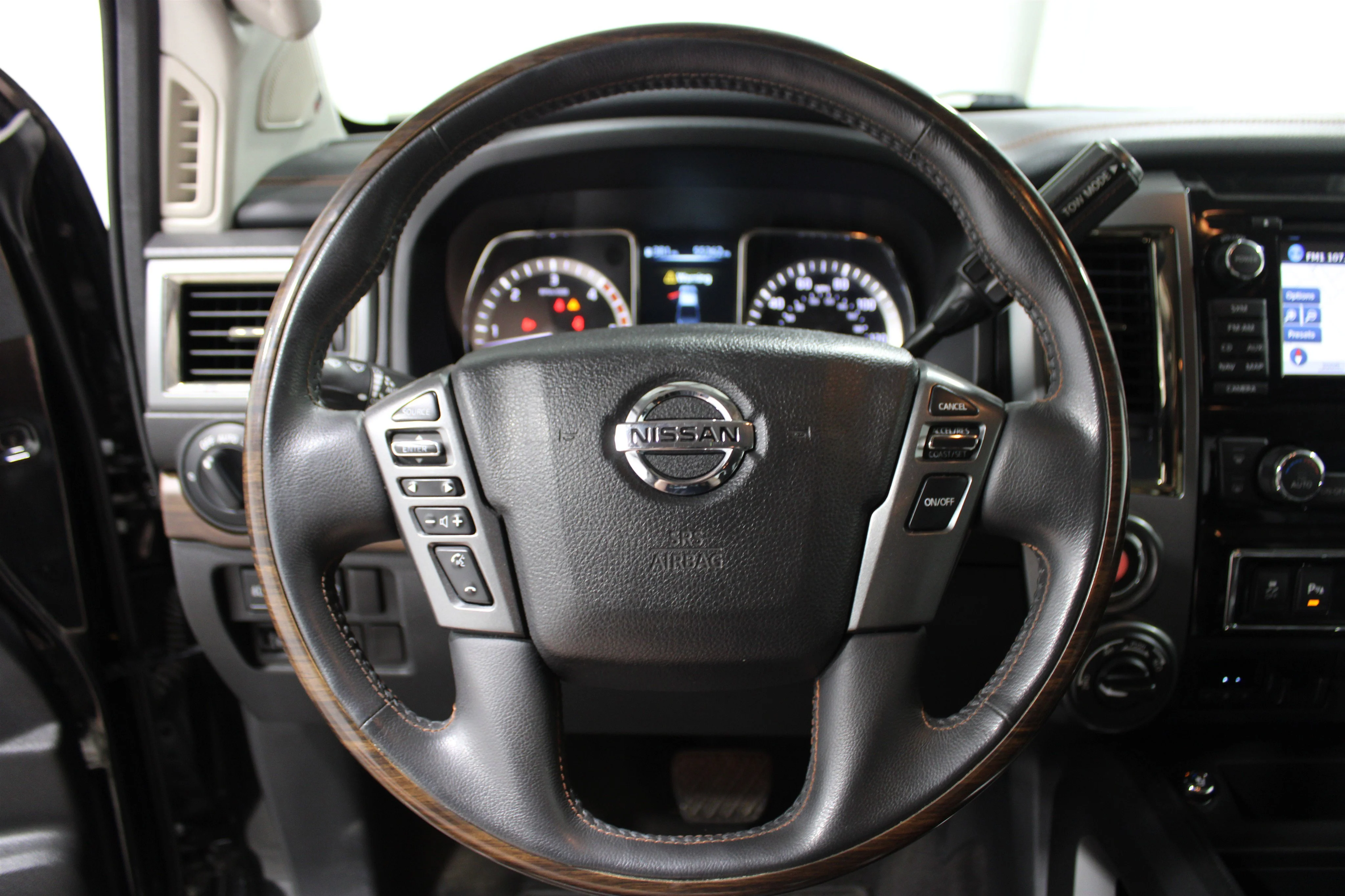 Used 2016 Magnetic Black Nissan Platinum Reserve image 9