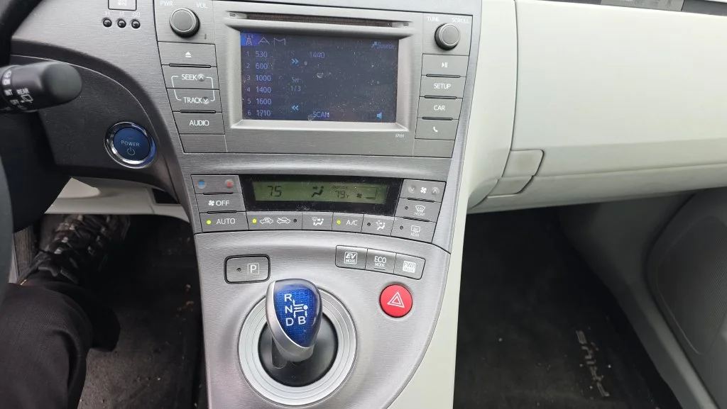 Used 2013 Silver Toyota Two image 26
