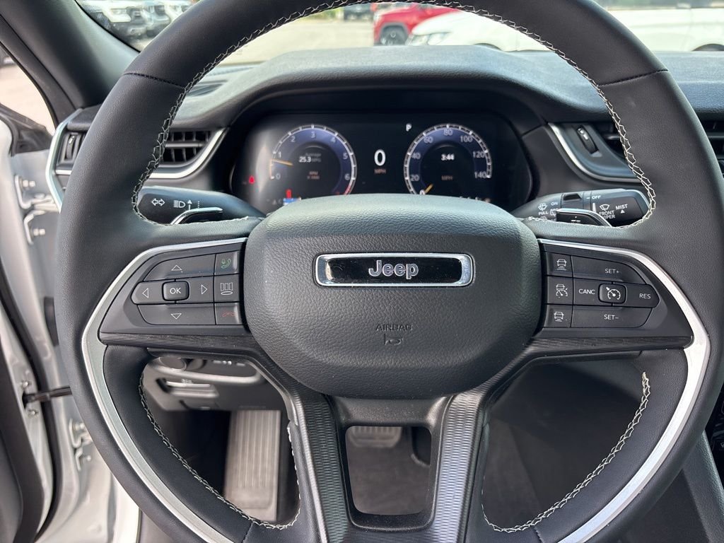 Certified Used 2025 White Jeep Laredo X image 13