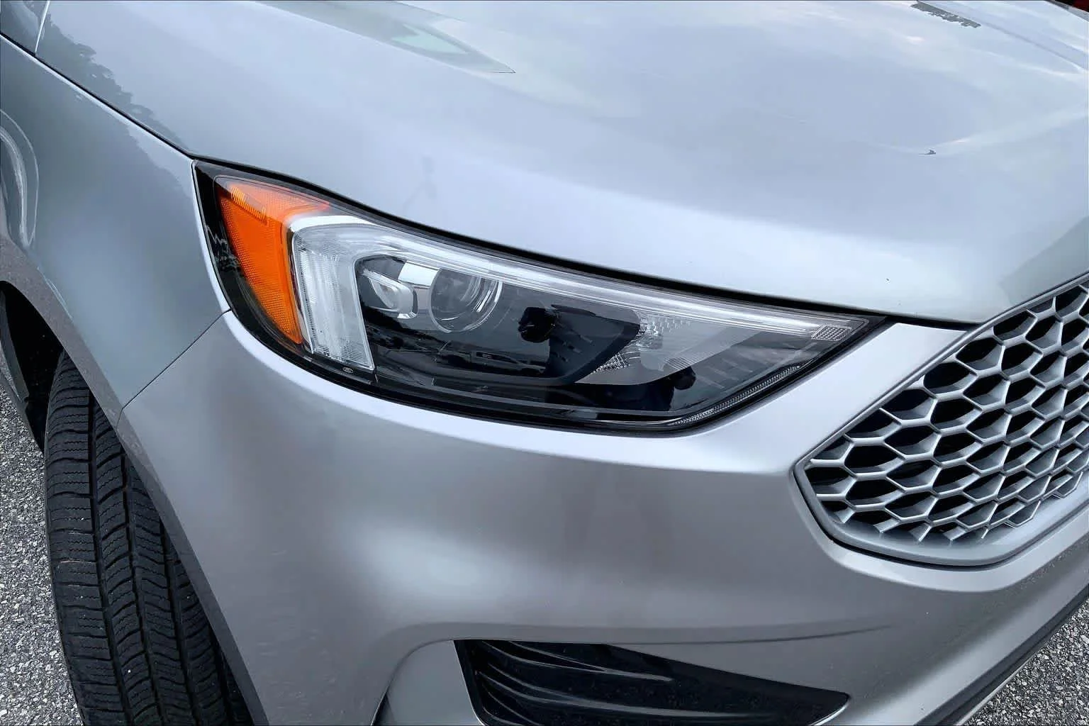 Used 2024 Iconic Silver Metallic Ford SEL image 24