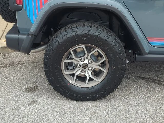 New 2026 Gray Jeep  image 32