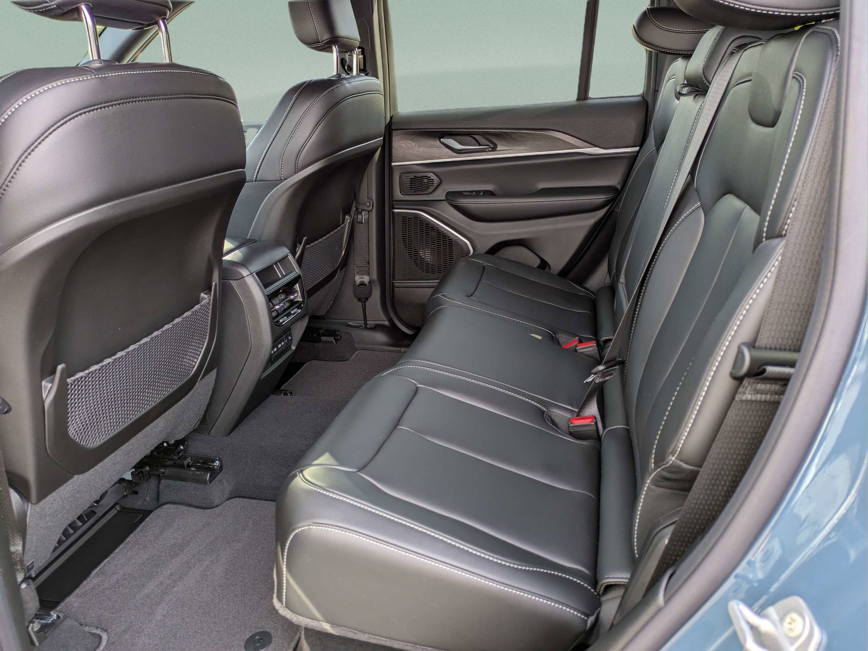 New 2026 Steel Blue Exterior Paint Jeep Limited image 10