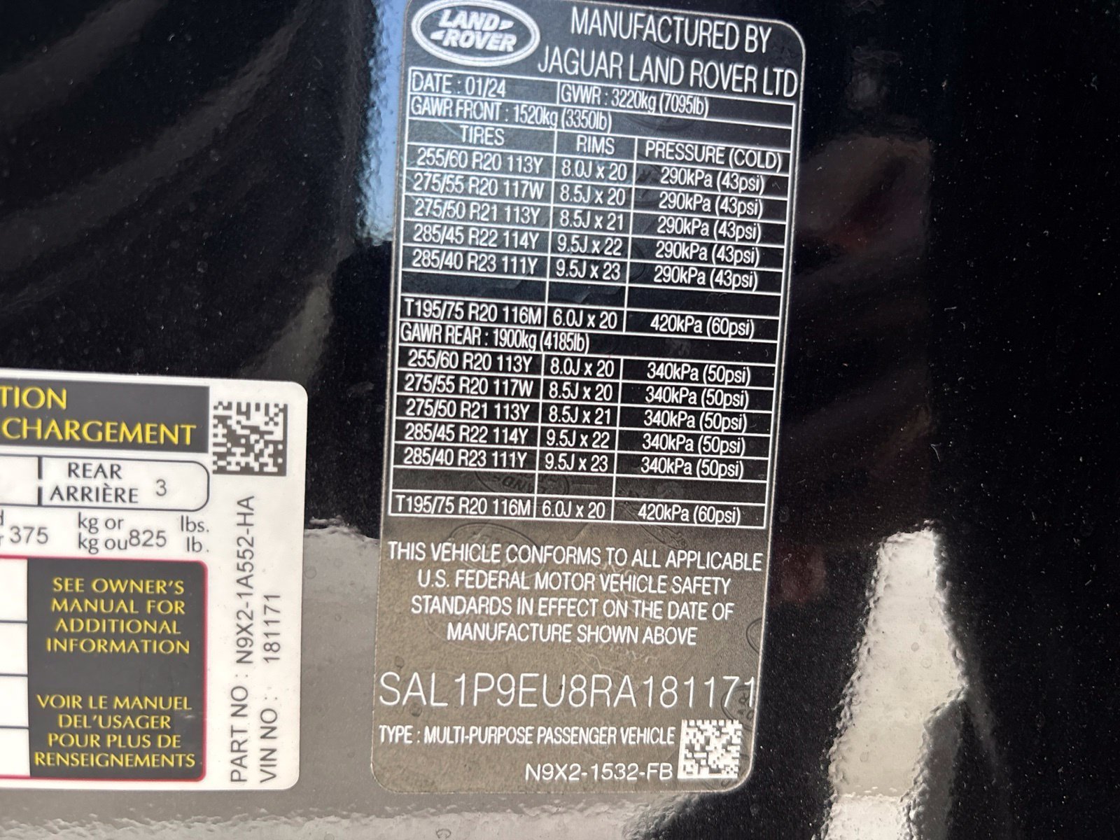 Used 2024 Santorini Black Metallic Land Rover SE image 10